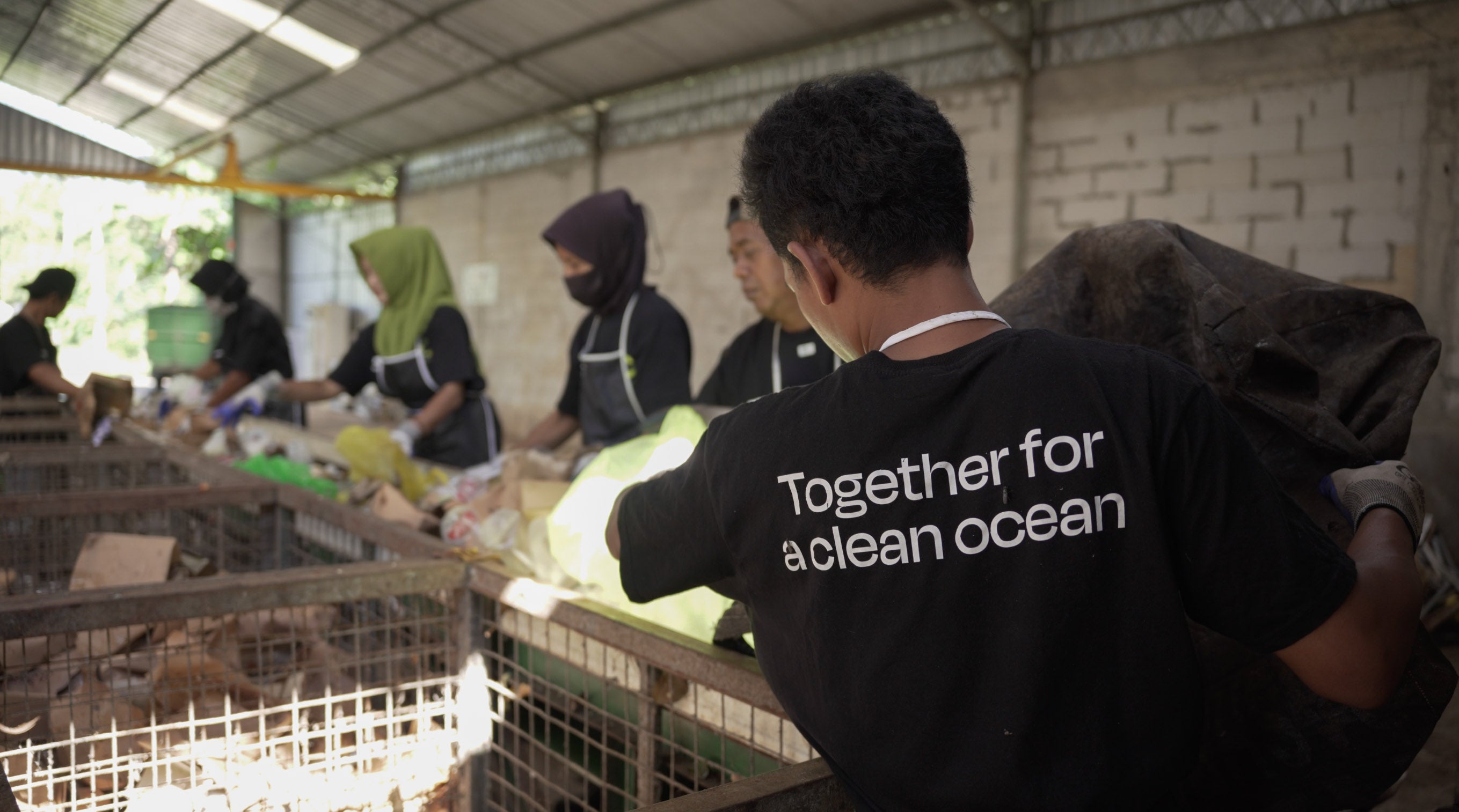 CleanHub x Ocean Bottle: Introducing Our Partnership